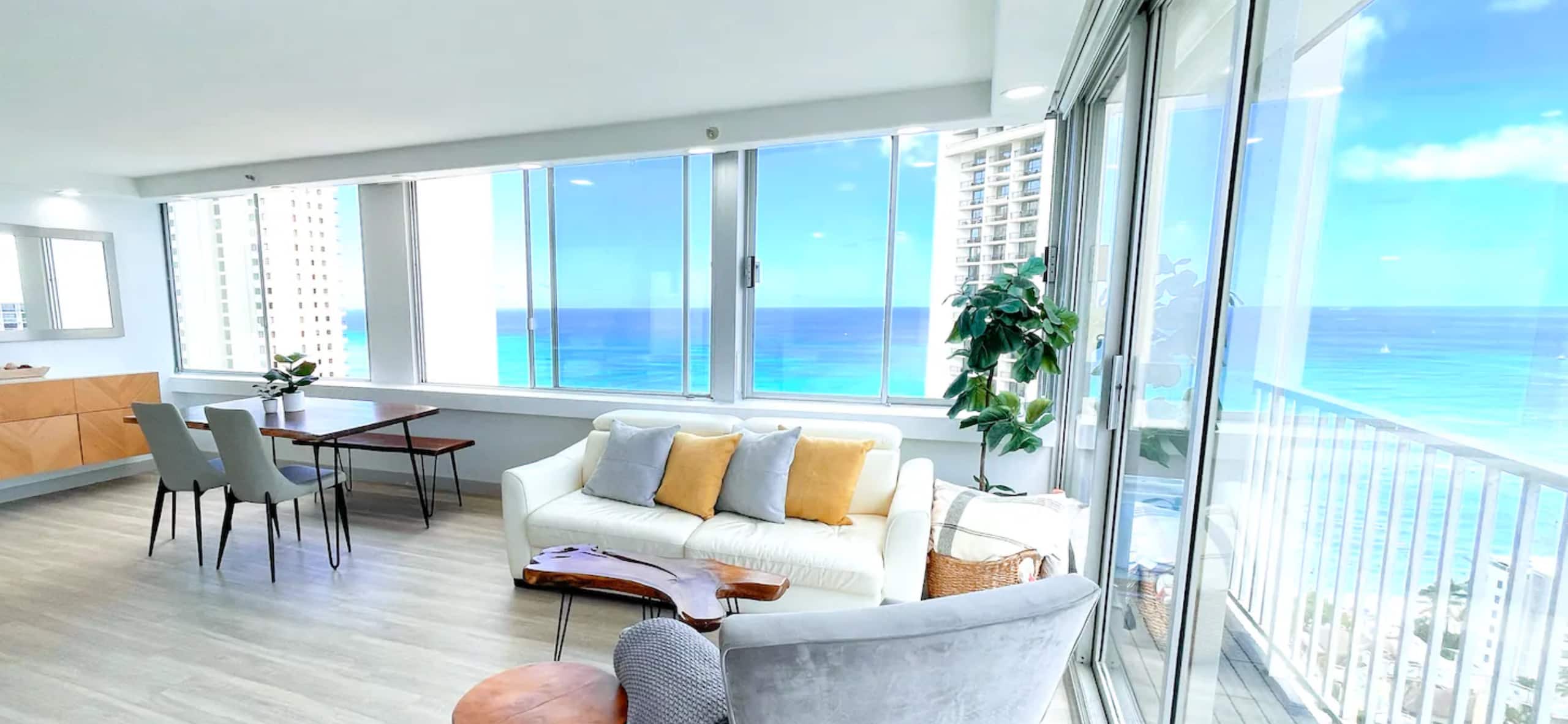 Condo in Honolulu · ★4.91 · 1 bedroom · 2 beds · 1 private bath - Image 2