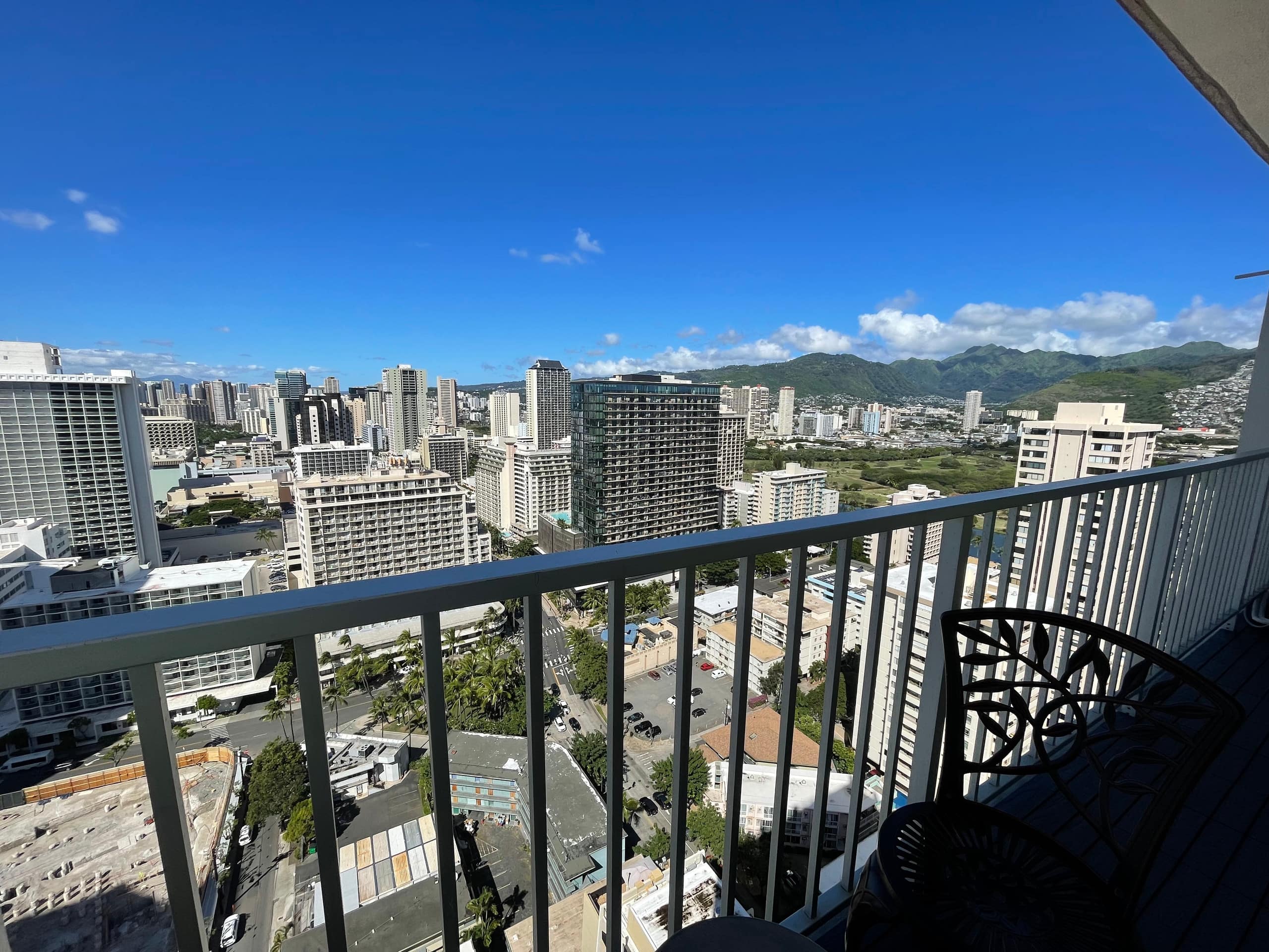 Condo in Honolulu · ★4.91 · 1 bedroom · 2 beds · 1 private bath - Image 12