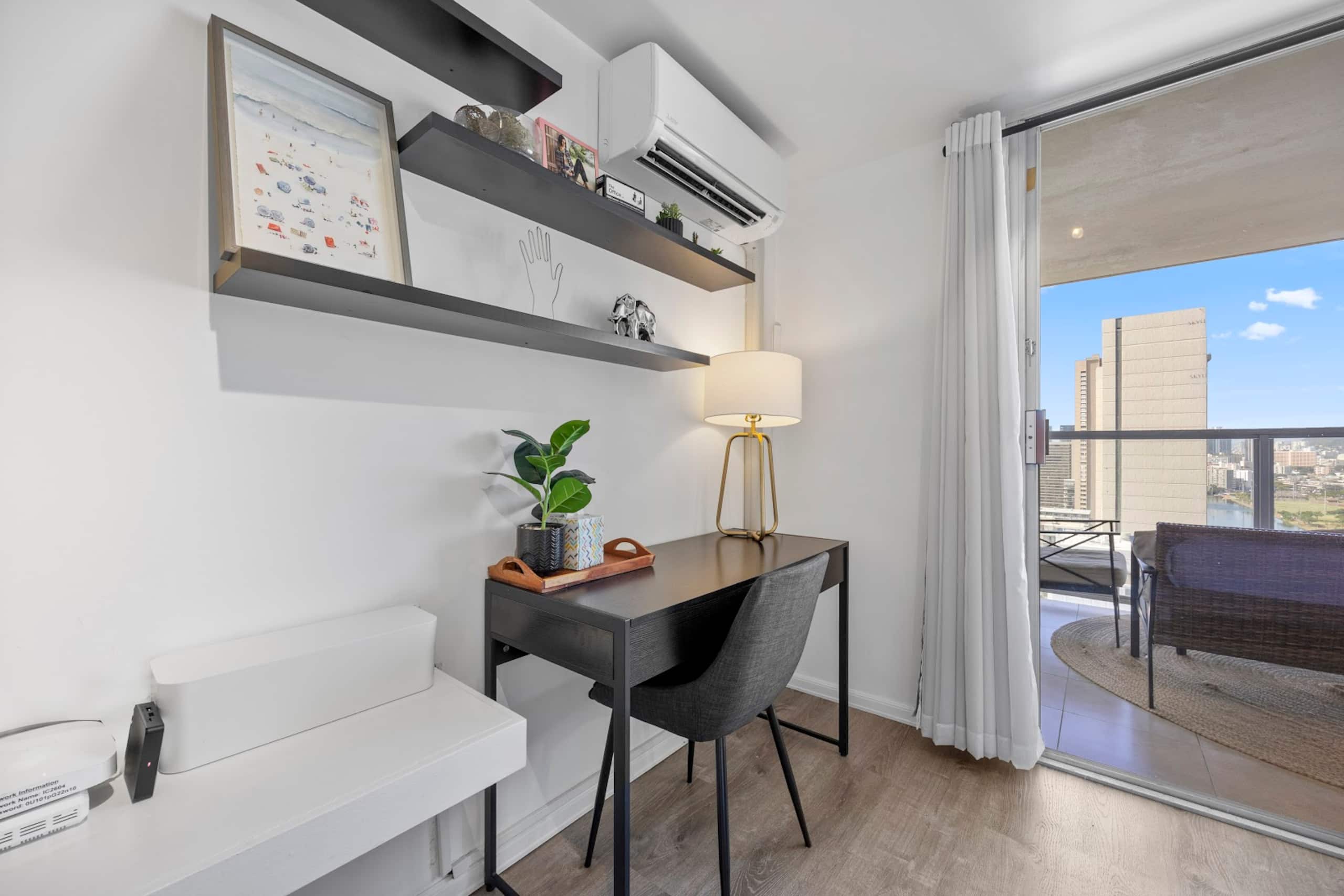 Condo in Honolulu · ★4.94 · Studio · 2 beds · 1 private bath - Image 8