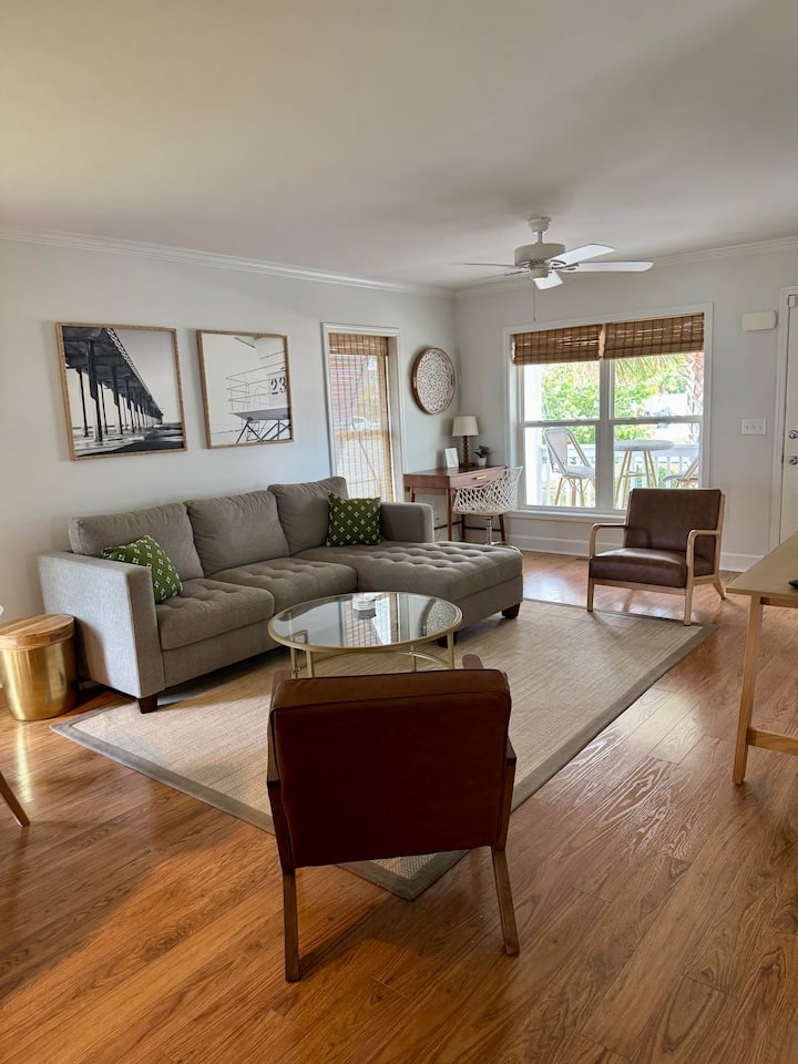 Into The Mystic: Cheerful 3br Beach House - Carolina Beach, NC