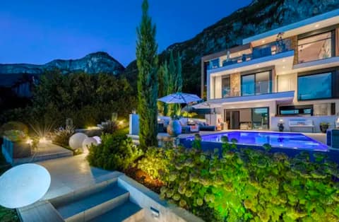 Beautiful VILLA – Exceptional view of Lake Annecy