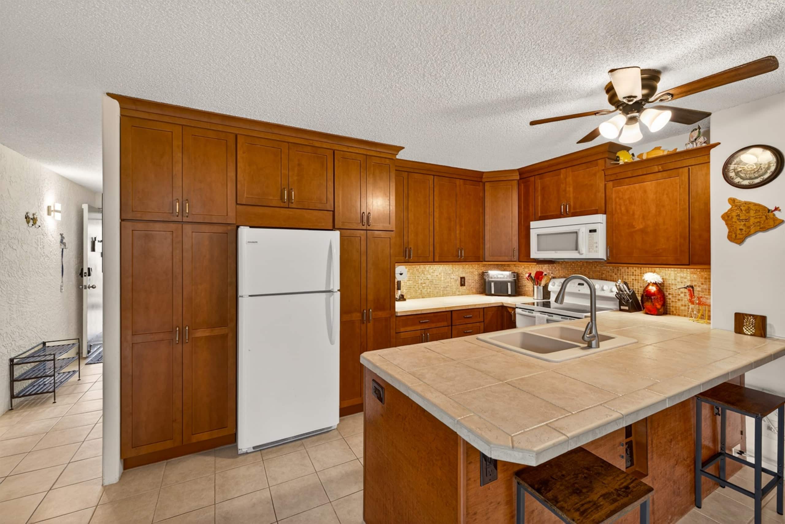Condo in Kailua-Kona · ★4.86 · 1 bedroom · 2 beds · 1 bath - Image 2