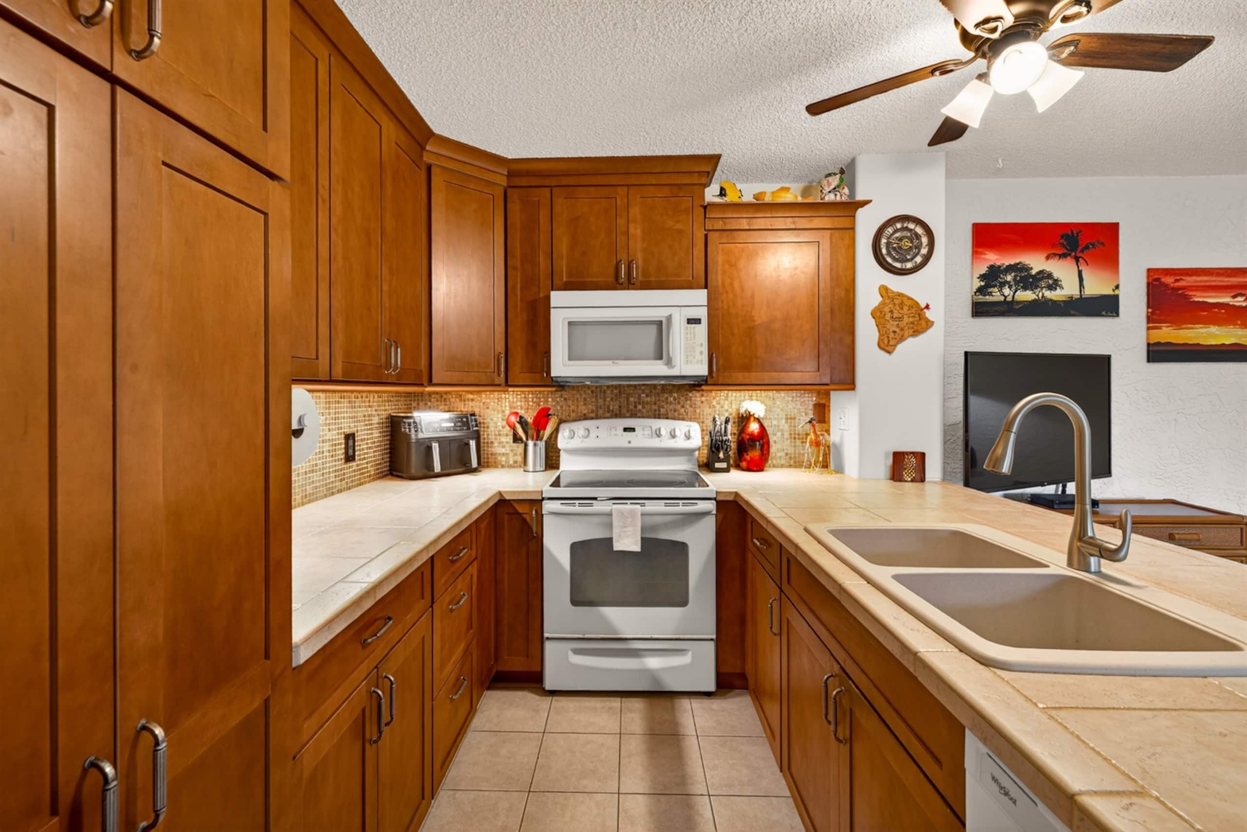 Condo in Kailua-Kona · ★4.86 · 1 bedroom · 2 beds · 1 bath - Image 3