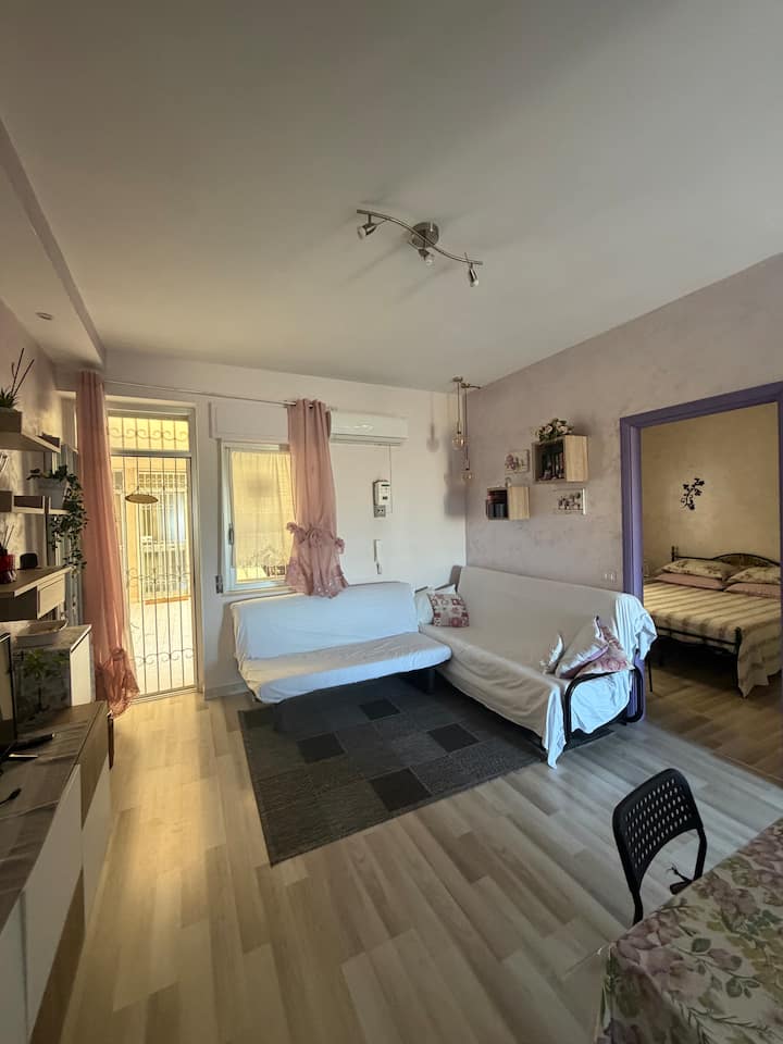 Delightful apartment just a short walk from the sea
