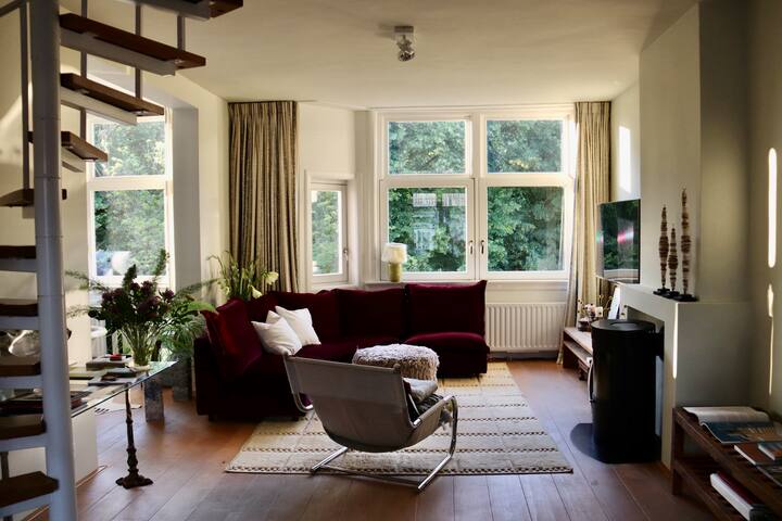 Eclectic Two-Bedroom Apartment with Sunny Rooftop gallery image 3