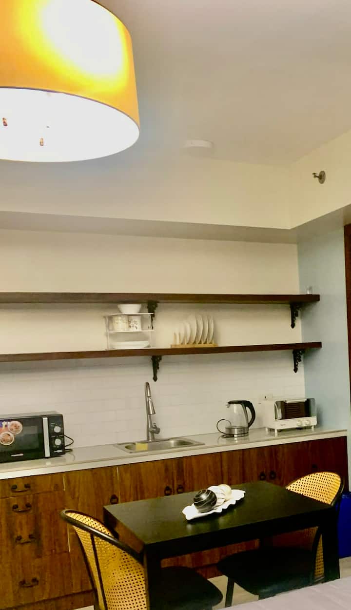 Clean Spacious Across Ayala Mall
Fiberwifi 108mbps - Bacólod