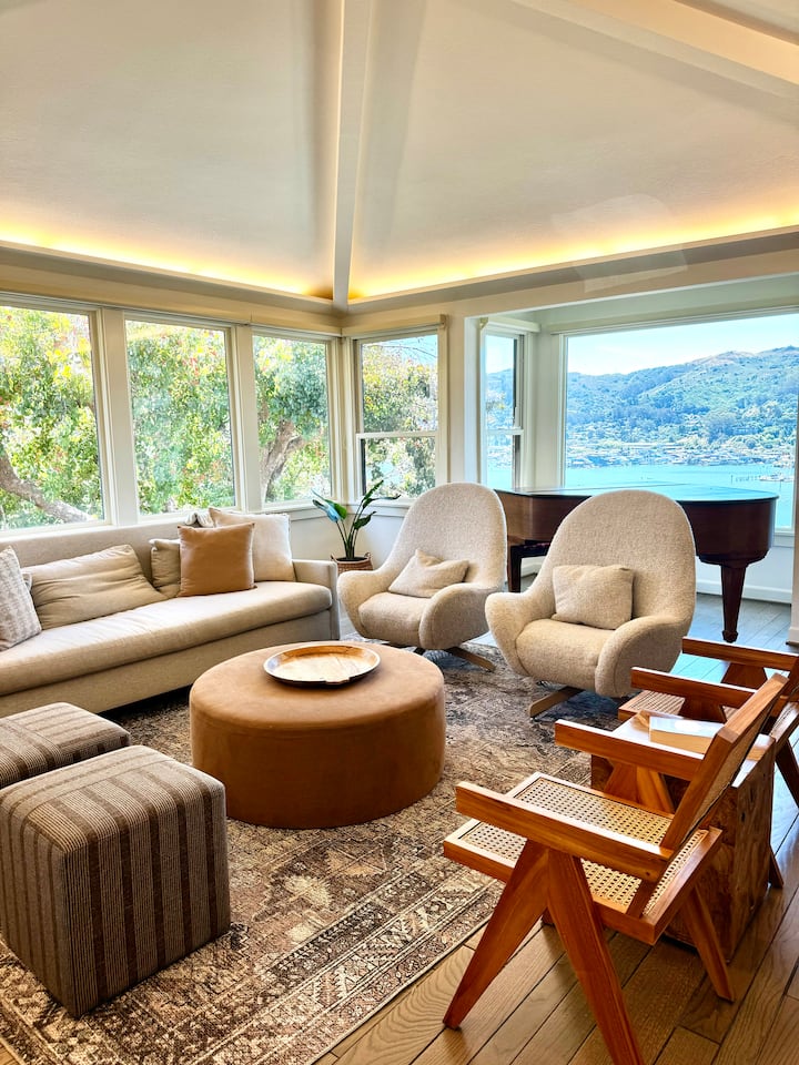 Enjoy Water Views At This Marin Family Retreat - Sausalito, CA