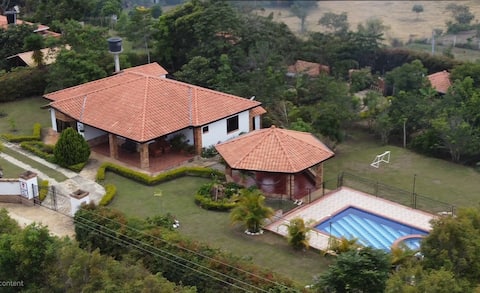 One Mile to Heaven Private Pool @villagondola