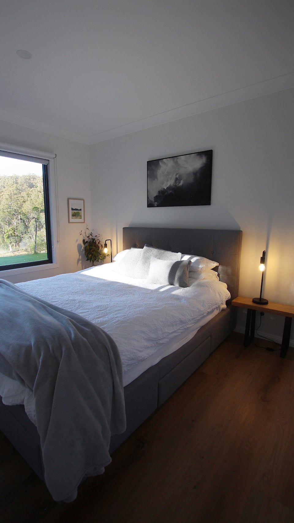 A farm cottage under the Tasmanian hills, Nicholls Rivulet, Tasmania, Australia, photo 6 of 10