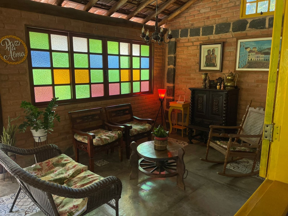 Top Airbnb: House/Chalet with private Guapiaçu river. in Cachoeiras De Macacu