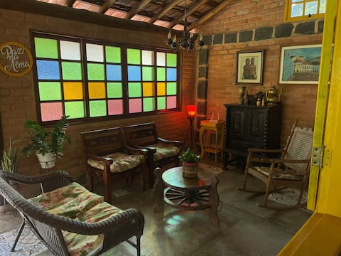 Top Airbnb: House/Chalet with private Guapiaçu river. in Cachoeiras De Macacu
