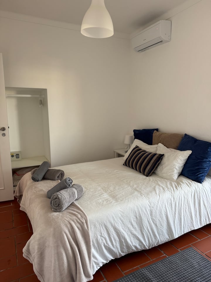 1 Double En-suite Bedroom In A Villa In Carvoeiro - Portimão