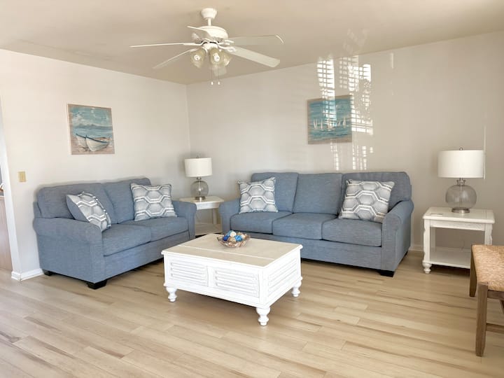Peaceful 2 Bedroom Townhouse In A Central Location - Chincoteague, VA