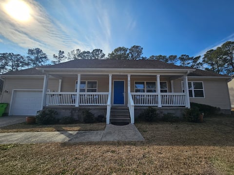 3 Beds 2 Baths OIB 10 min Fenced yard Doggie Door