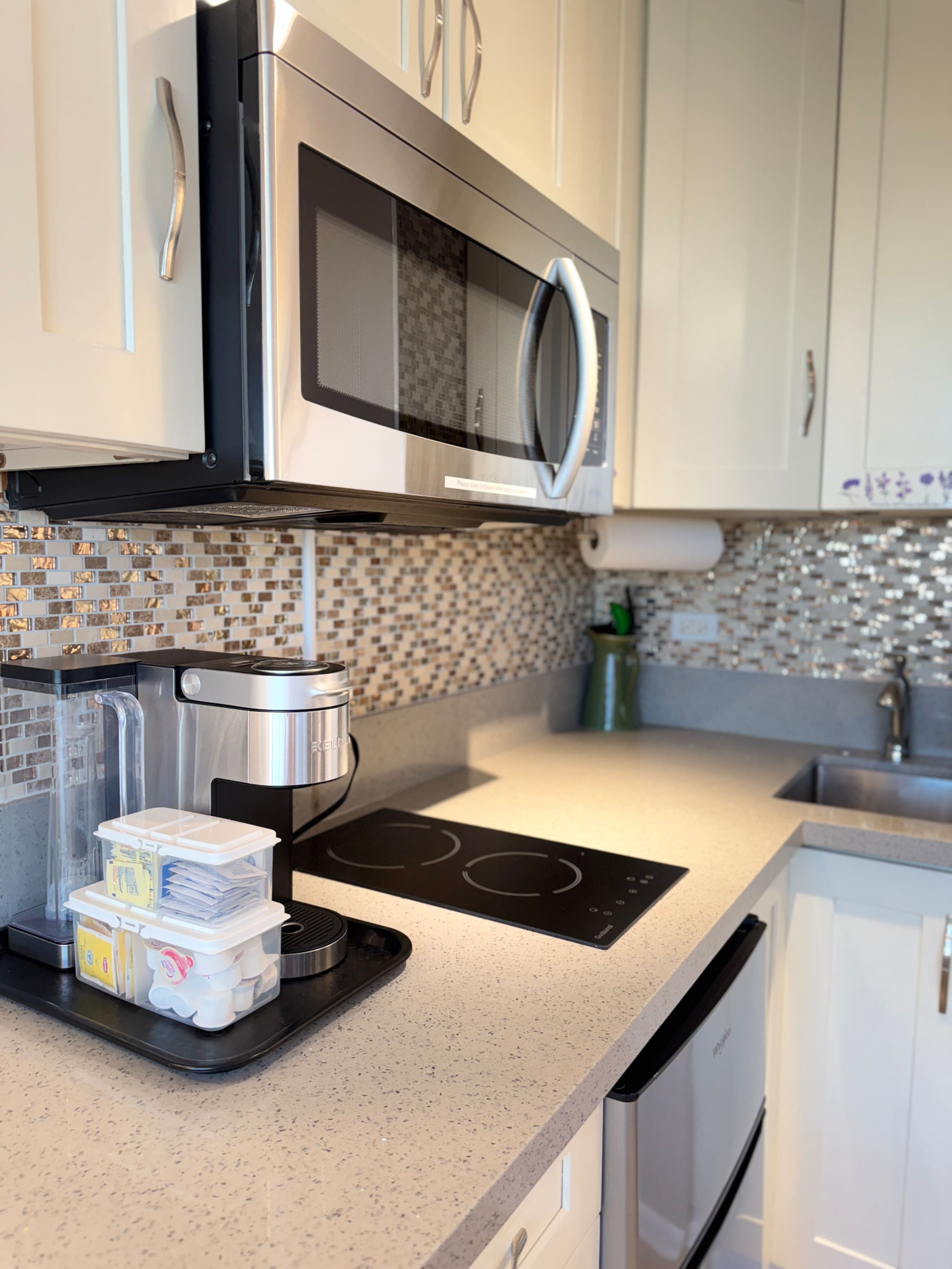Condo in Honolulu · ★4.88 · Studio · 1 bed · 1 bath - Image 5