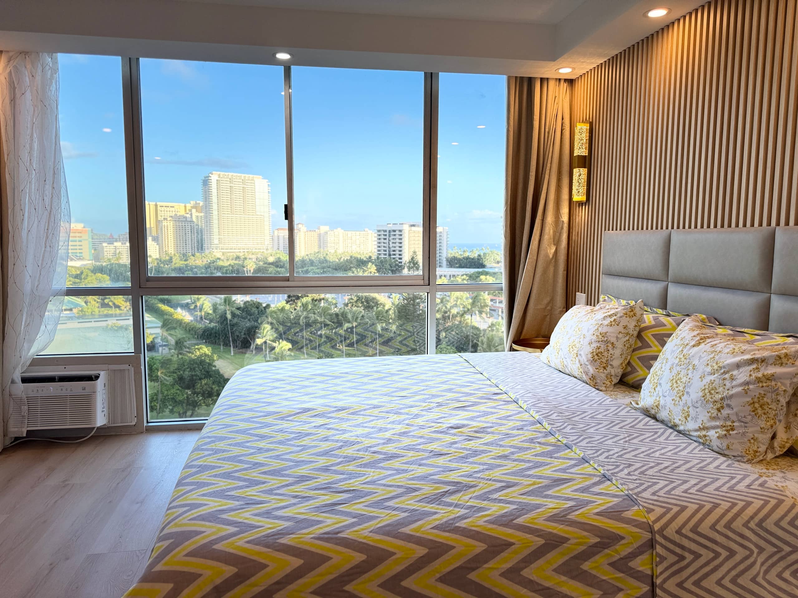 Condo in Honolulu · ★4.88 · Studio · 1 bed · 1 bath - Image 16