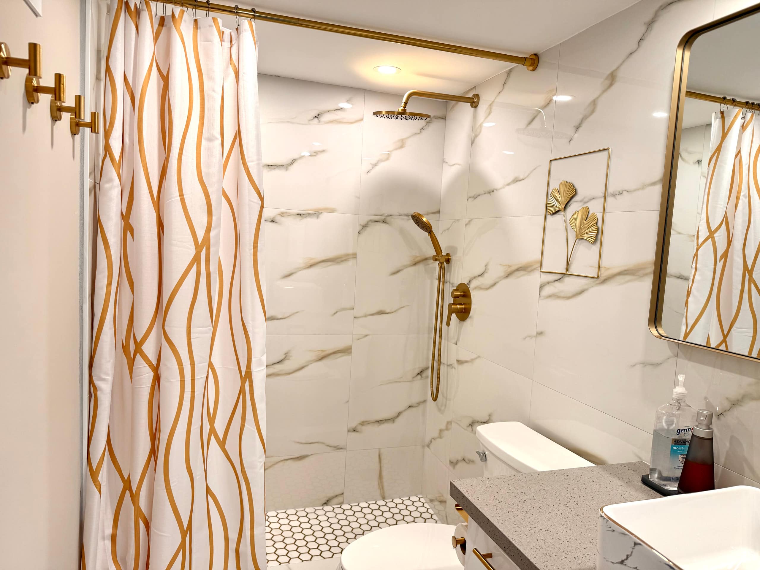 Condo in Honolulu · ★4.88 · Studio · 1 bed · 1 bath - Image 8