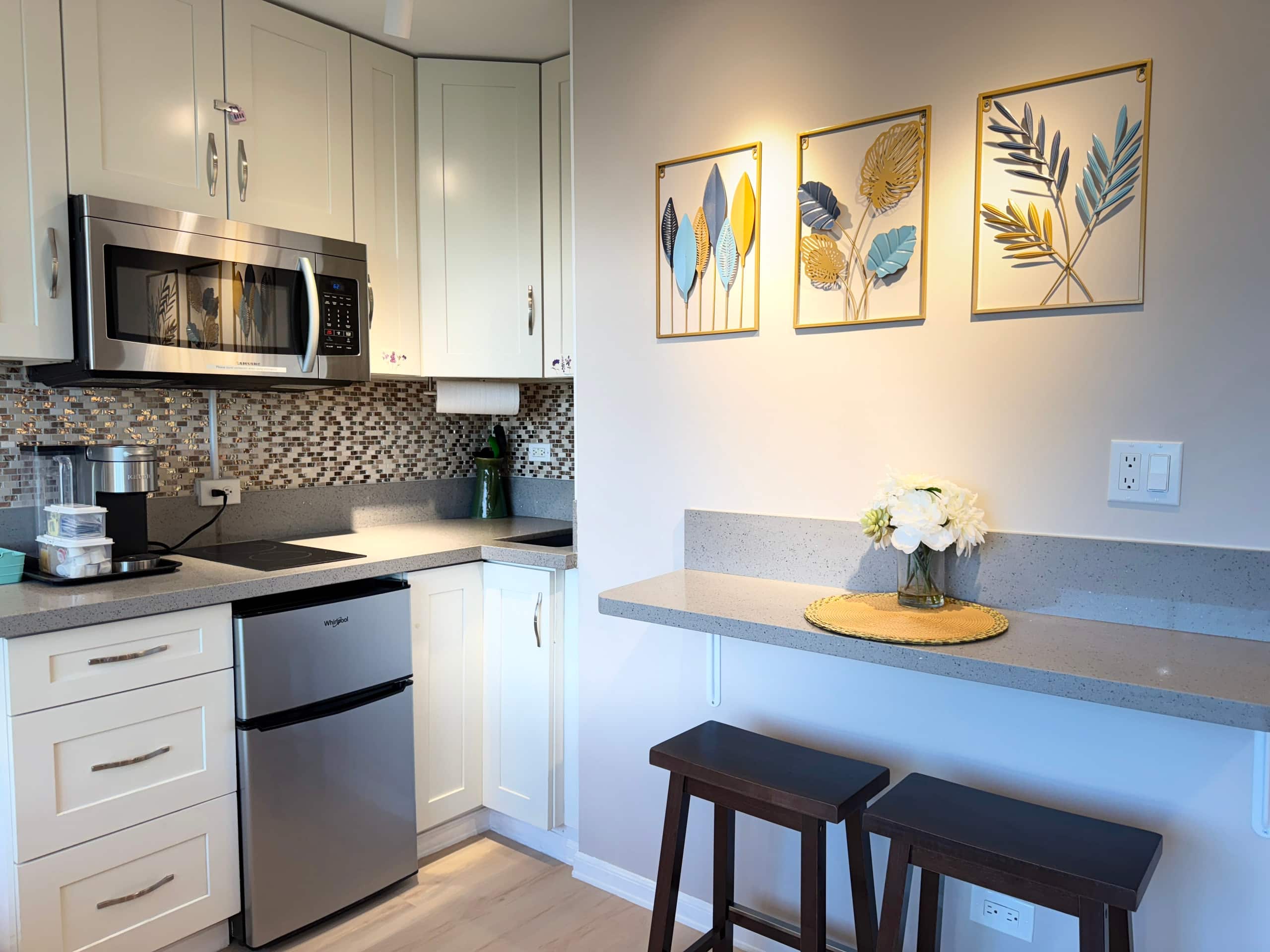 Condo in Honolulu · ★4.88 · Studio · 1 bed · 1 bath - Image 1
