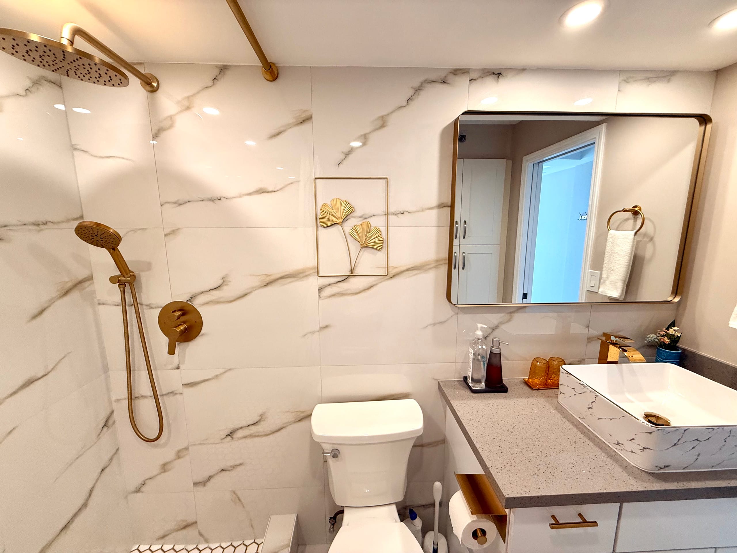 Condo in Honolulu · ★4.88 · Studio · 1 bed · 1 bath - Image 10