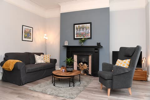 Popular Airbnb listing: Harrogate Self Catering - Kings View - Parking in Killinghall
