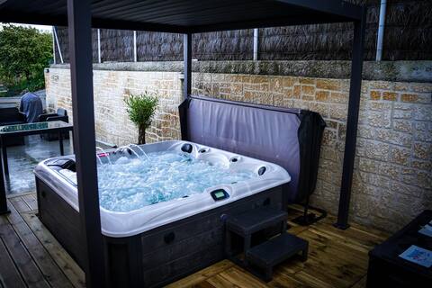 Charming stone barn 80 m2, HOT TUB, banks of the Sèvre