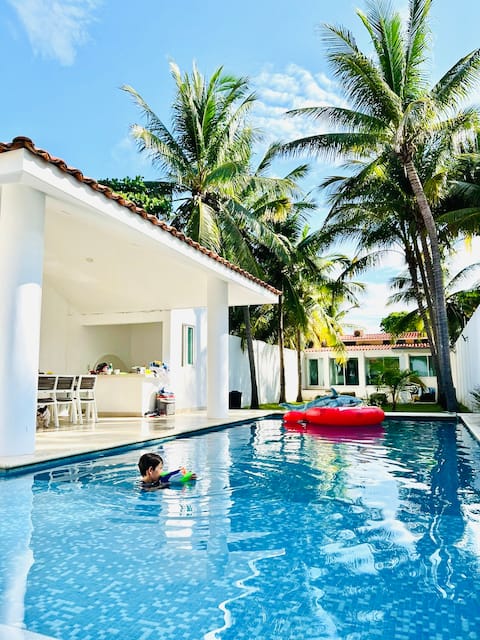 Paradise by the sea with pool and private garden