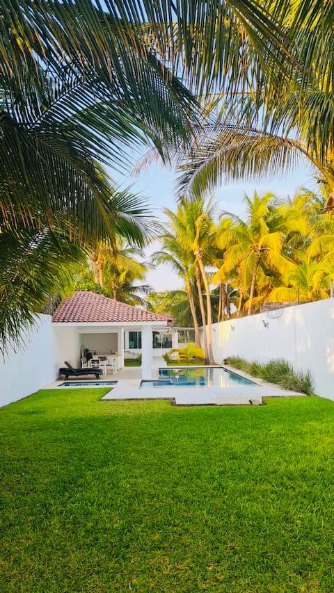 Beautiful Trébol house on the beach