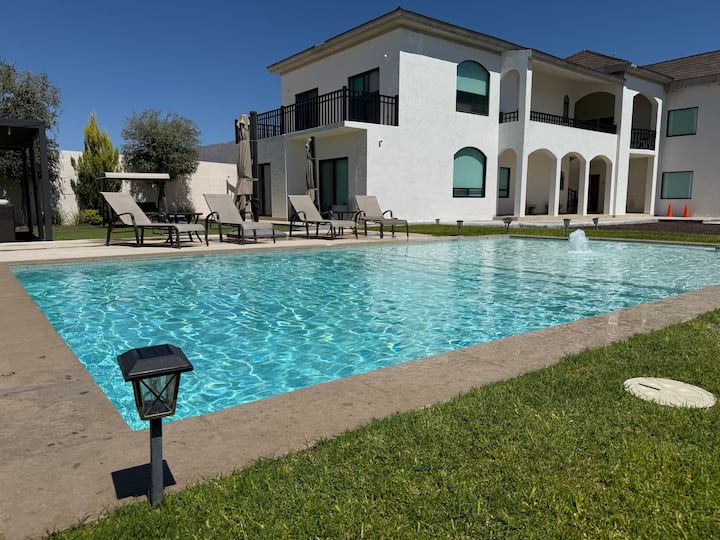 Apartment for groups · Pool · Cuatrociénegas · Aremay