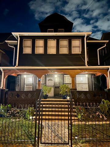 Suite Jersey: Group Retreats| Events| Near NYC/EWR gallery image 3