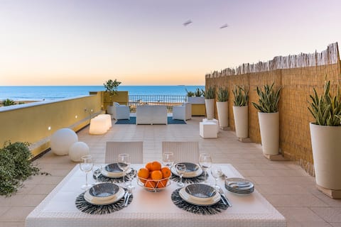 Acquaduci: Spectacular Terrace on the Sea