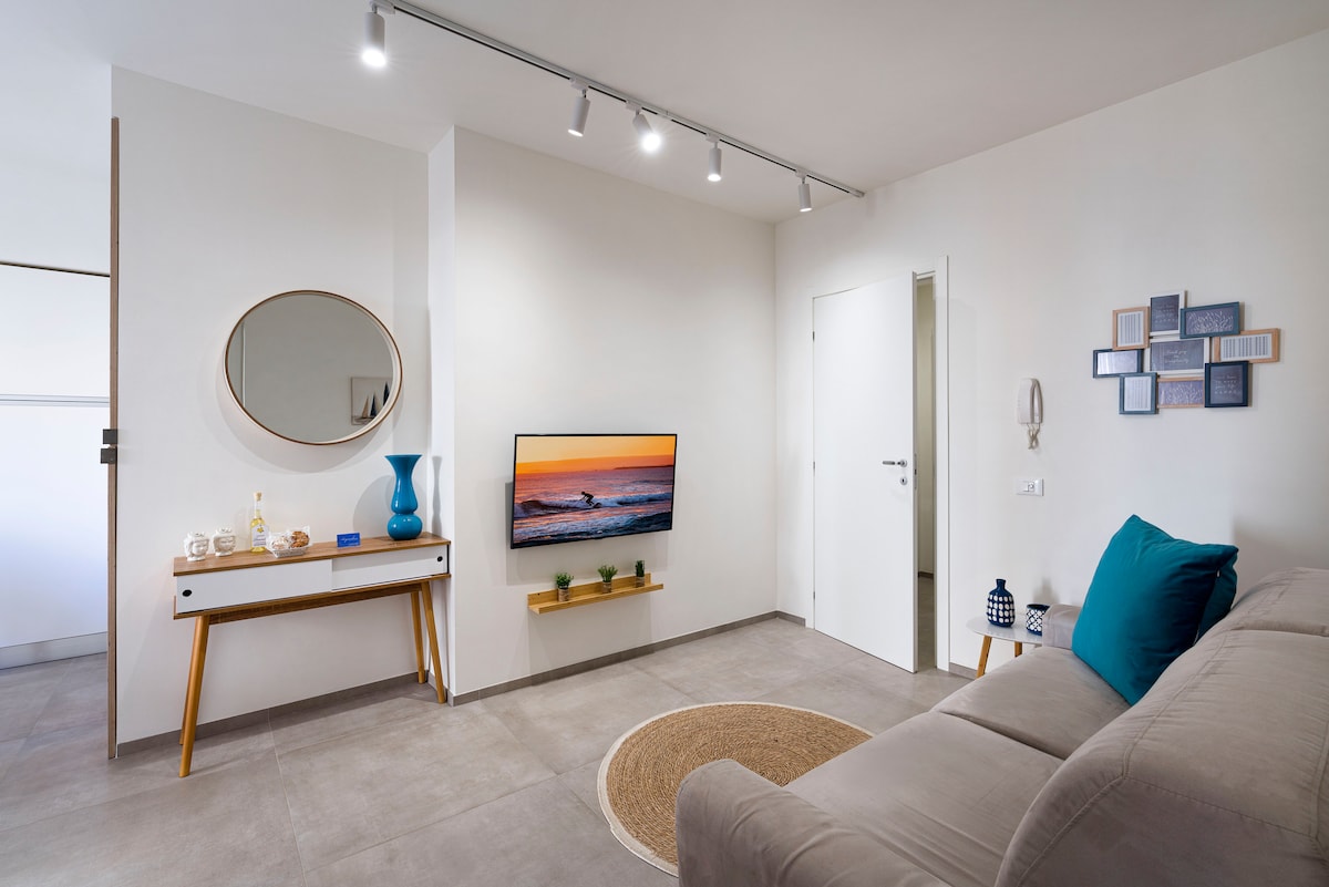 Top Airbnb: Acquaduci: Seafront terrace à Pozzallo