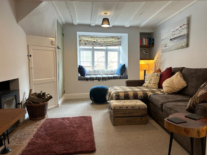 Cosy Coastal Cottage. Short Walk To Pretty Beach - Norfolk