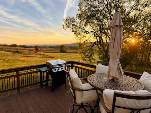 Steps to Winery and Battlefield – 1 Acre Retreat