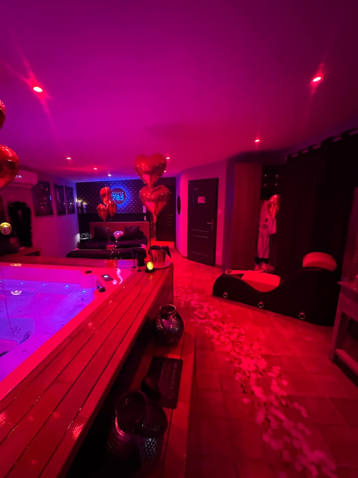 Love Room GUEST SUITE 785 Hot Tub Sauna Private Cellar - Guest