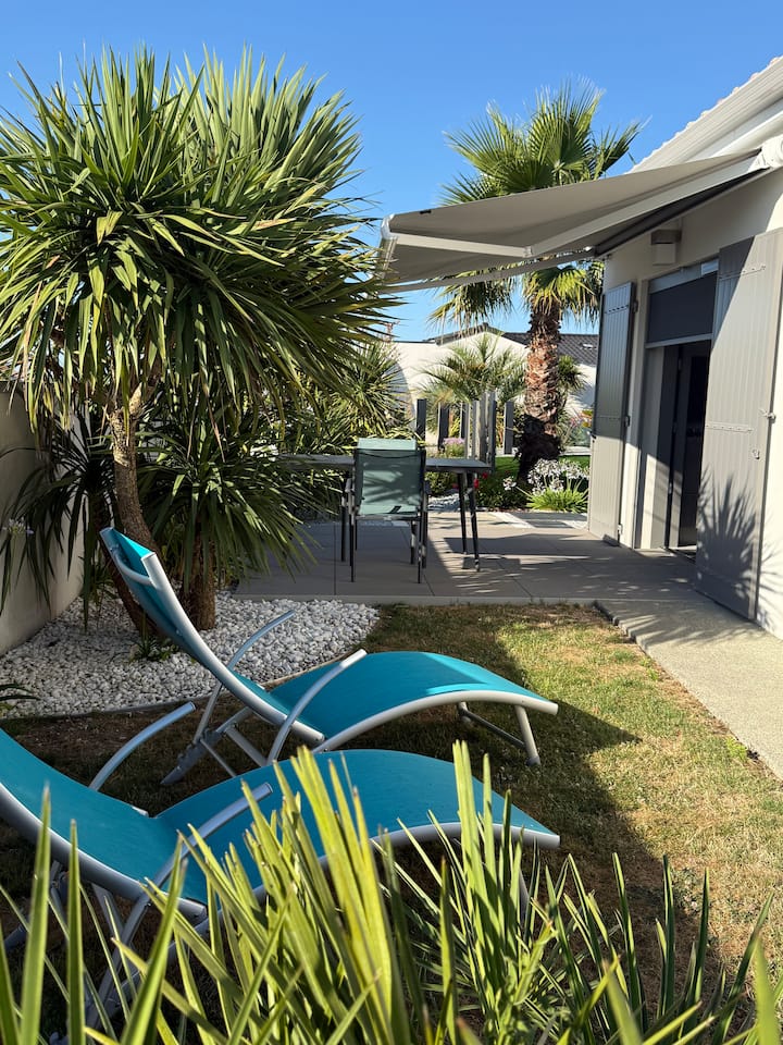 New air-conditioned accommodation with parking