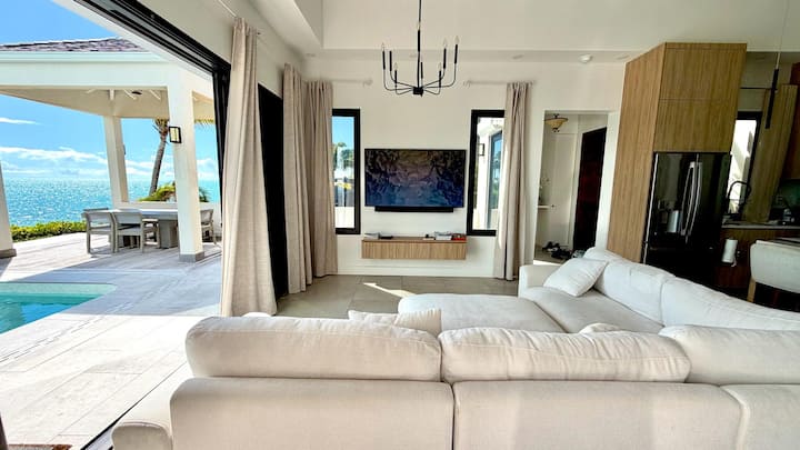 Oceanfront Turquoise Dream Villa - Turks and Caicos Islands