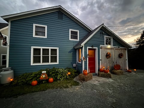 Cozy home close to bike trails, hiking and Stowe!