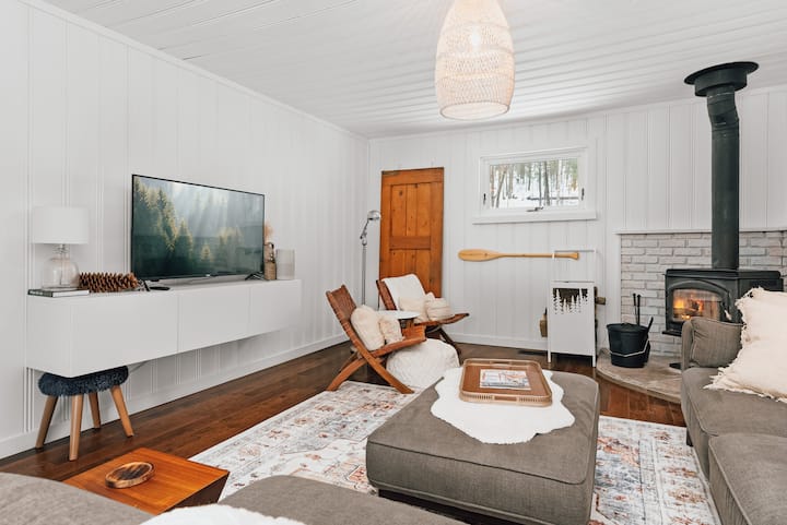 Tour Muskoka, Swim, Hike & Hot Tub @ The Ginger 1 - Muskoka