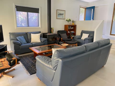 Top Airbnb: 7 minute walk to Avoca Beach in Avoca Beach