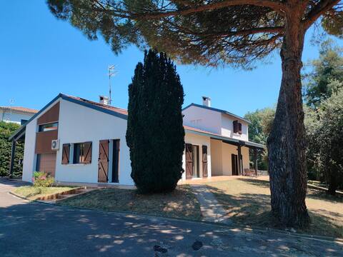 Superb villa in a quiet Garden close to Toulouse