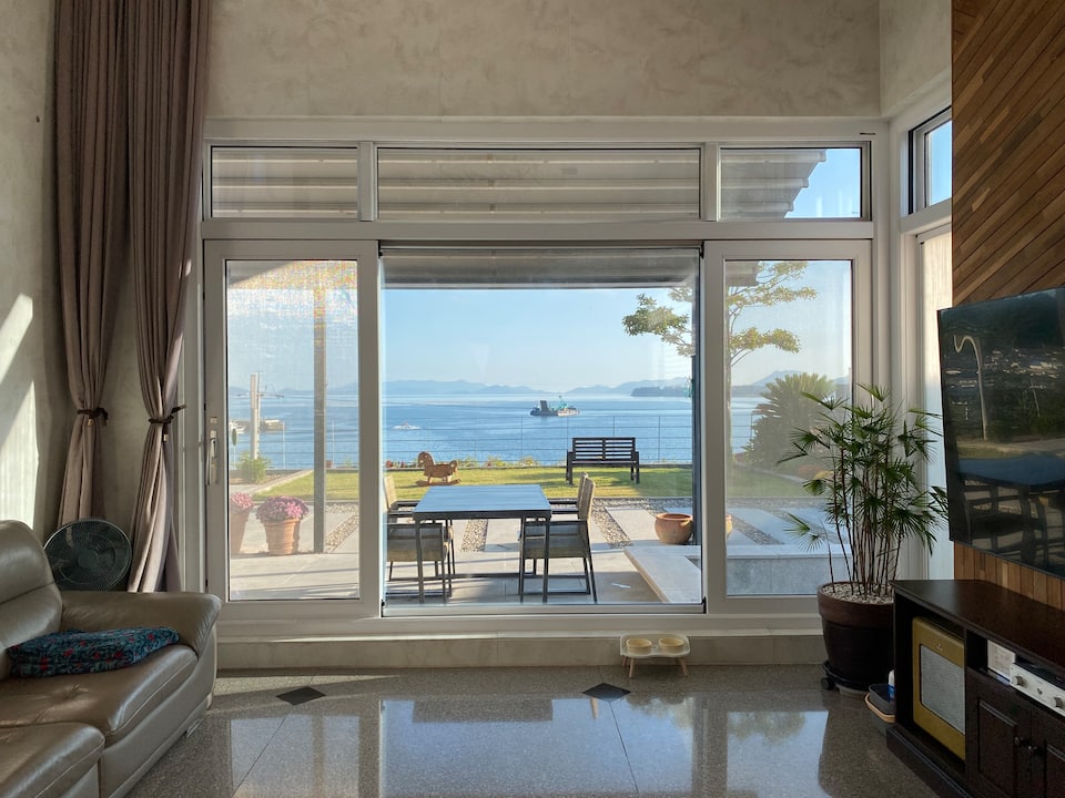 Top-earning Airbnb listing in Yeosu-si, 3 bedrooms