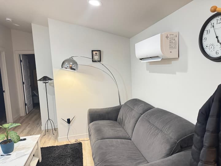 Kennitivity's 2br Home | Private Entry | Tacoma - Tacoma, WA