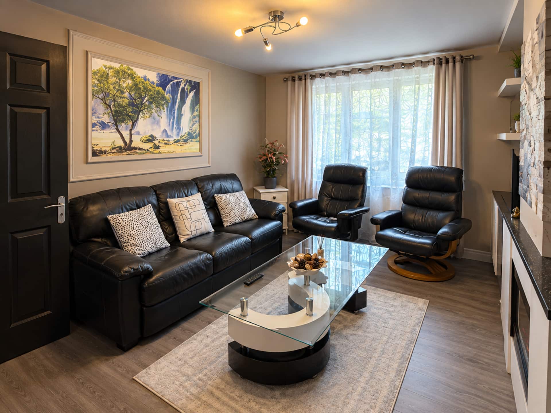 2 Bedroom Modern Flat in Isleworth