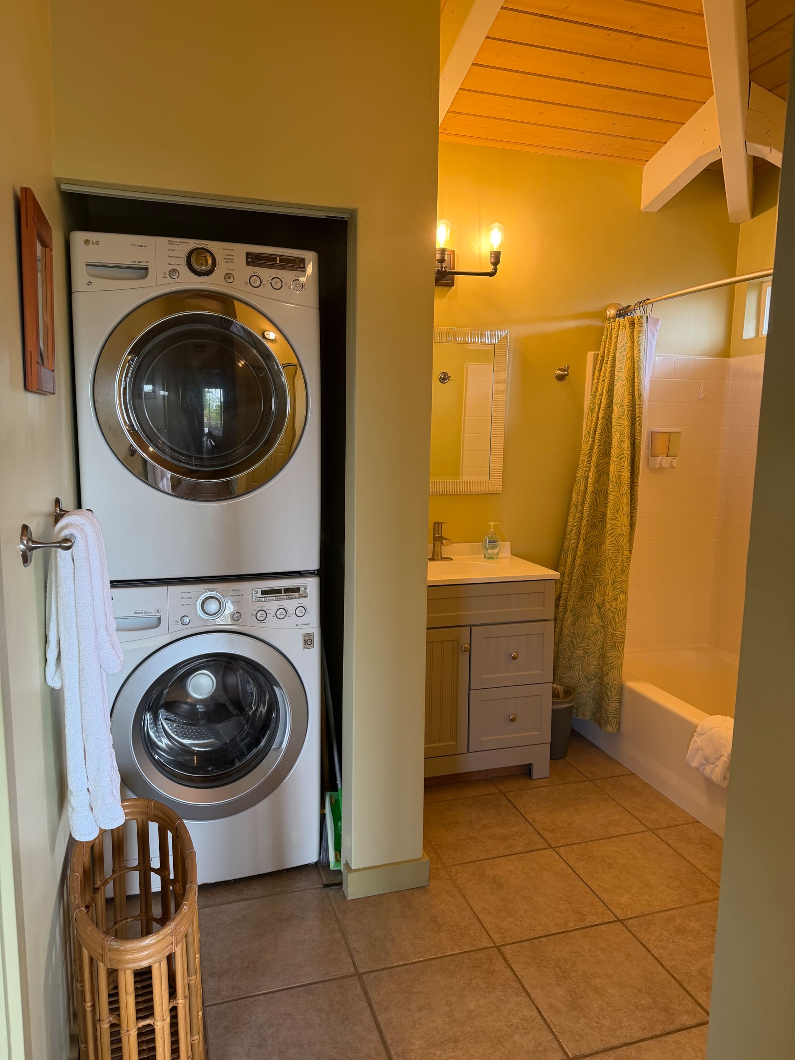 The Pineapple Express ~ Ocean Views ~ New Hot Tub Nov 2025 - Image 7
