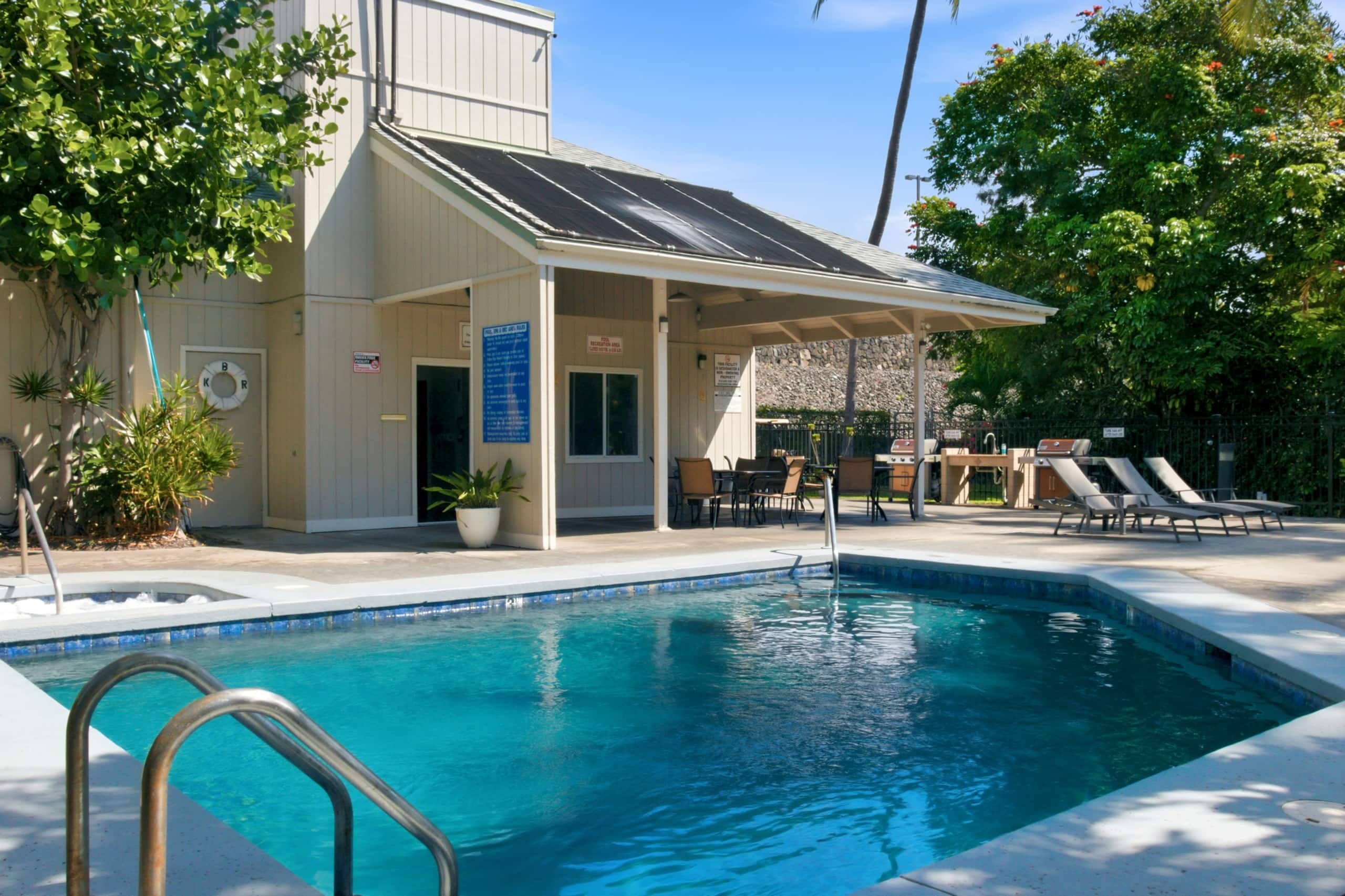 Condo in Kailua-Kona · ★4.99 · 1 bedroom · 2 beds · 1 private bath - Image 30
