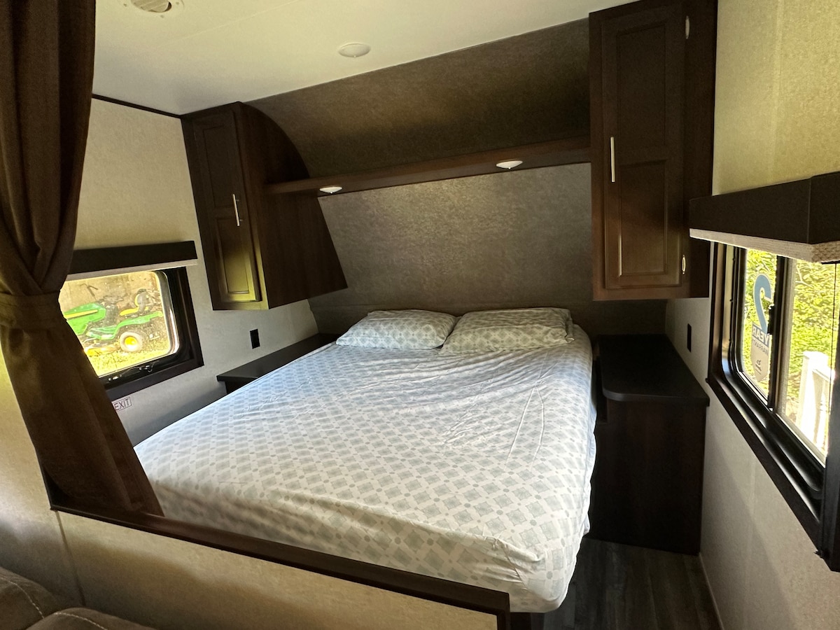 Hlavná posteľ. Bunkr má dve úrovne 