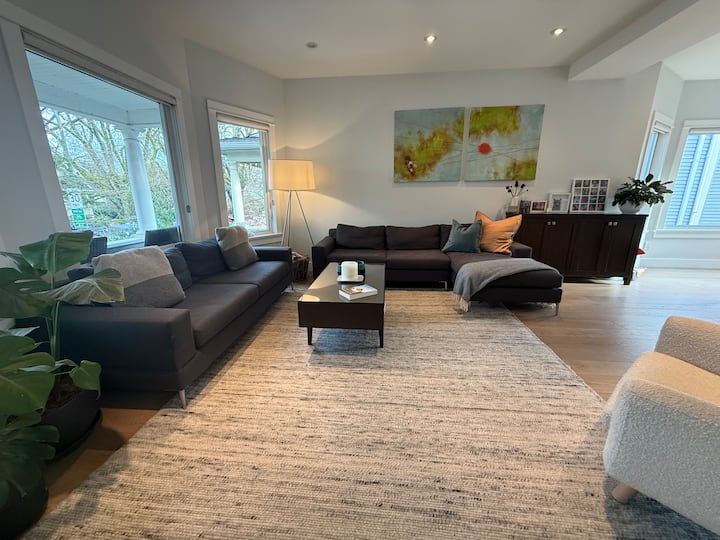 Modern Comfort In A Charming Heritage Home - Vancouver