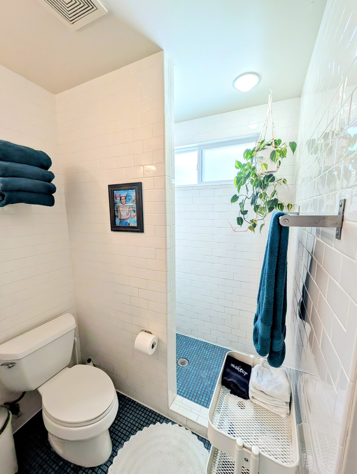 Central/East Maple Ave. Guest House