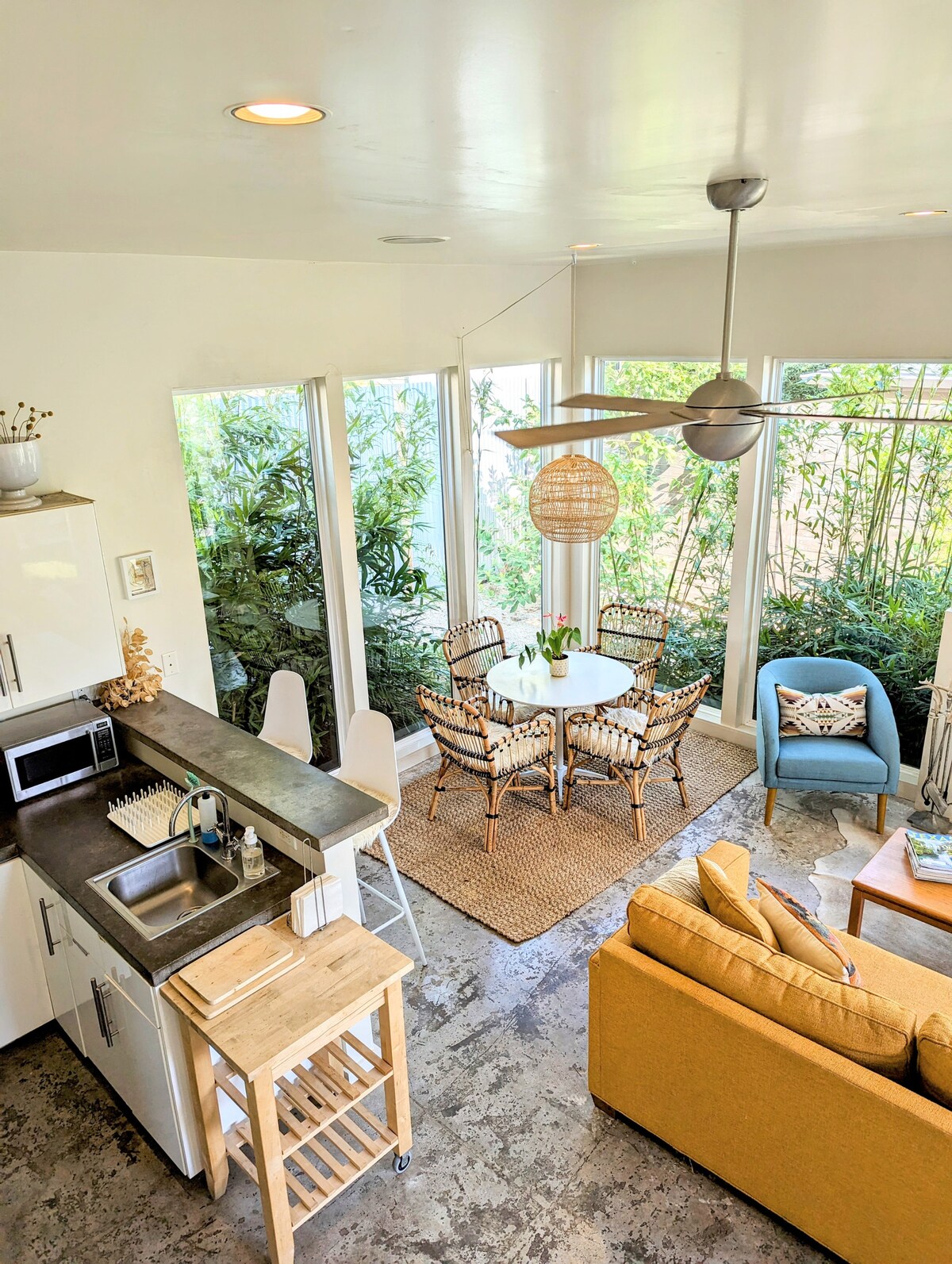Central/East Maple Ave. Guest House