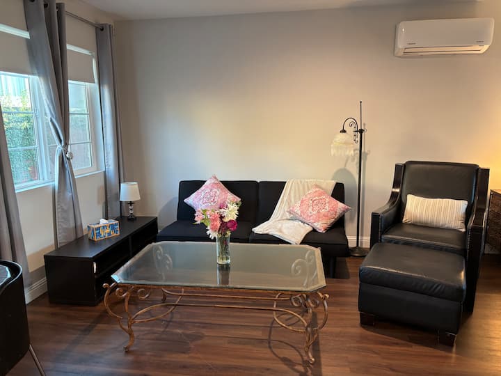 Adorable Studio/guest House, Entire Private Space! - Rancho Cucamonga, CA